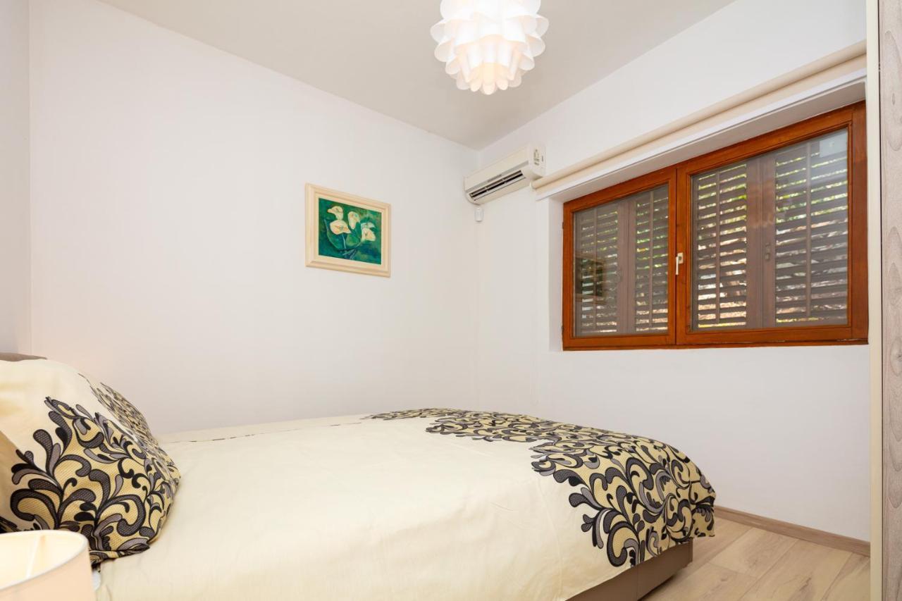 Al Pino Blue Property Premantura Kültér fotó