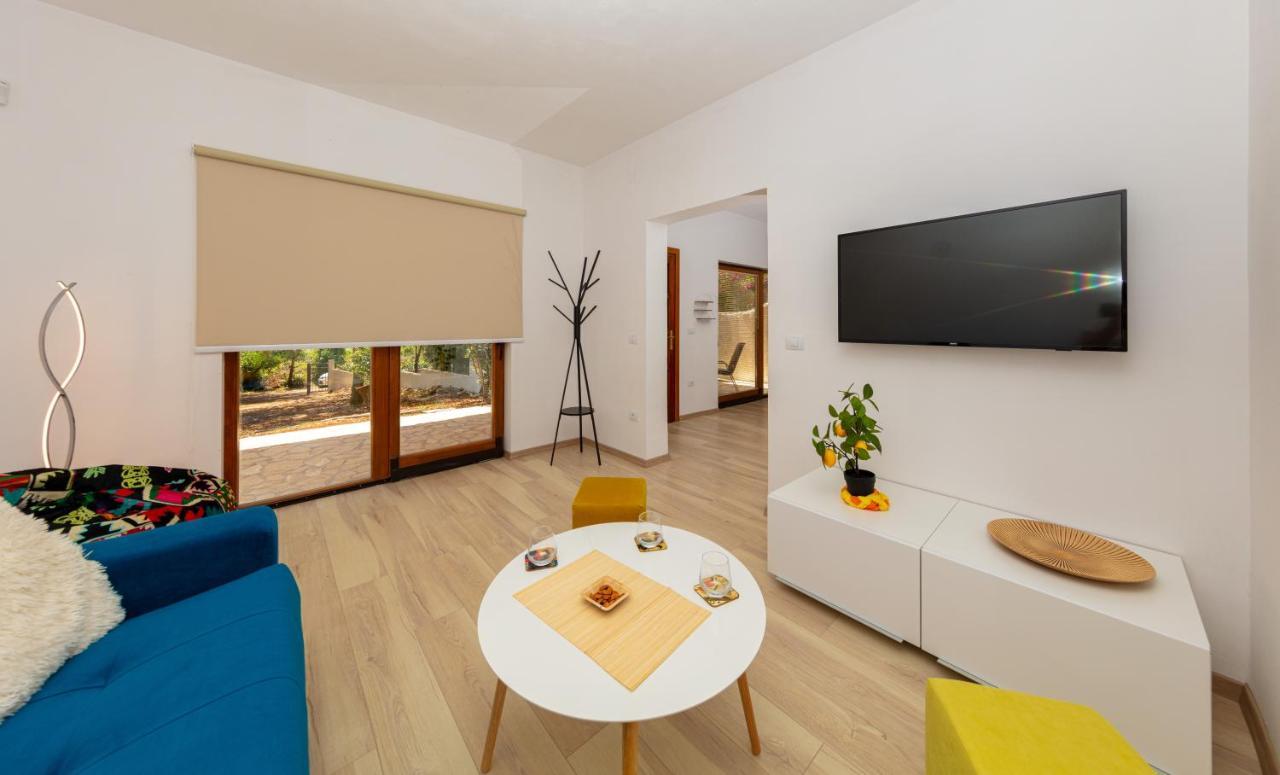 Al Pino Blue Property Premantura Kültér fotó