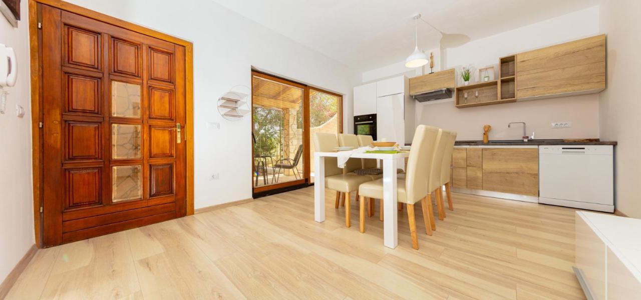 Al Pino Blue Property Premantura Kültér fotó