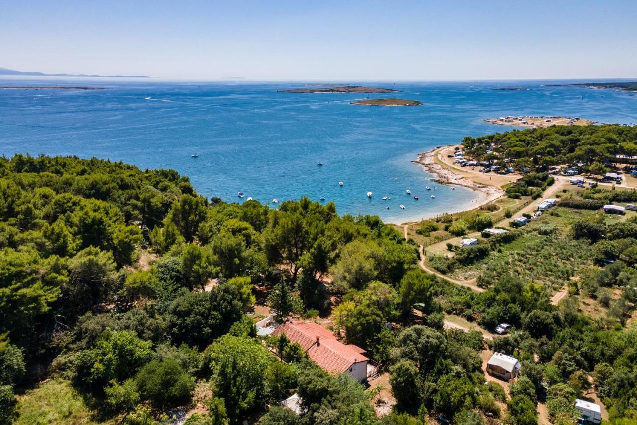 Al Pino Blue Property Premantura Kültér fotó